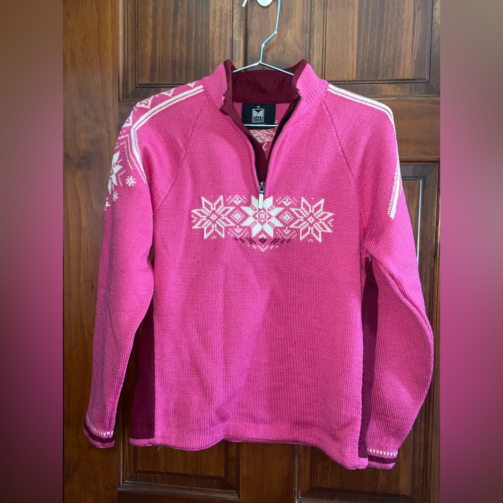 Dale of Norway sz M like New.  Gorgeous thick and warm